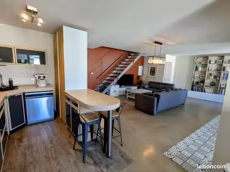 appt. t4 en duplex dans maison de village - garage