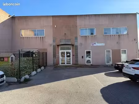 bureau 300