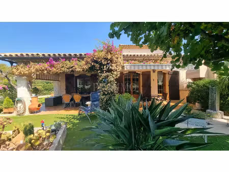 exclusivité boulouris maison au calme, 3 chambres, jardi