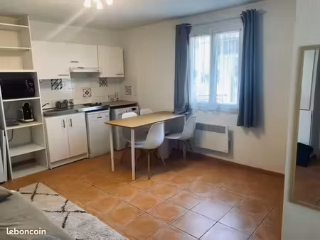 à louer — t2 meublé 27 m² — saint-cyr-sur-mer centre