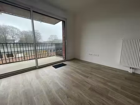 t2 avec parking et balcon à tourcoing