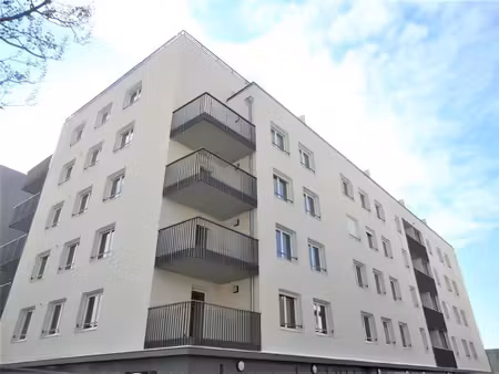 appartement t2 avec balcon et parking à villeurbanne