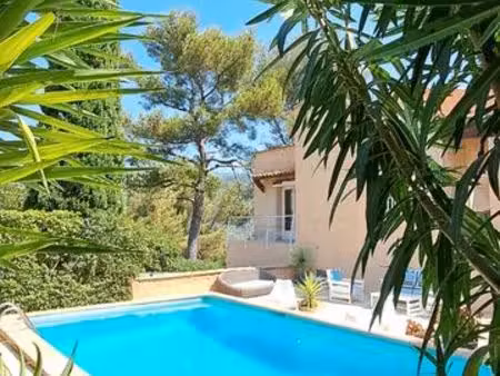 grande maison familiale avec piscine sans vis-à-vis