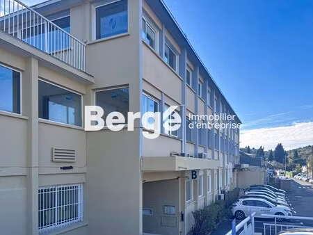 location bureaux 143 m²