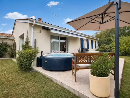 le confort du plain-pied avec 3 chambres, garage et jardin préservé