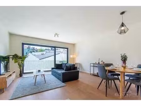 superbe appart. neuf meublé 2 ch. avec grande terrasse