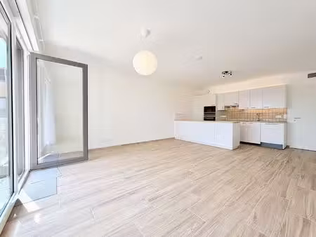 appartement à louer à courbevoie 12 louvain-la-neuve (vbe54658)