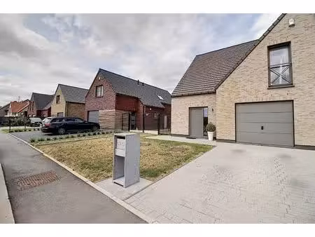 maison à louer à rue de la couronne 52c estaimpuis (vbe54641)