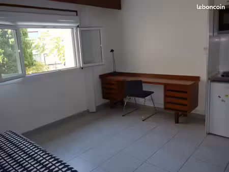 aix studio meublé au calme avec parking proche fac et iut 630 cc/mois