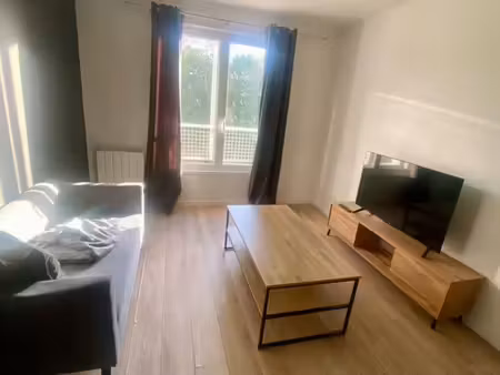t2 meublé 28 m²