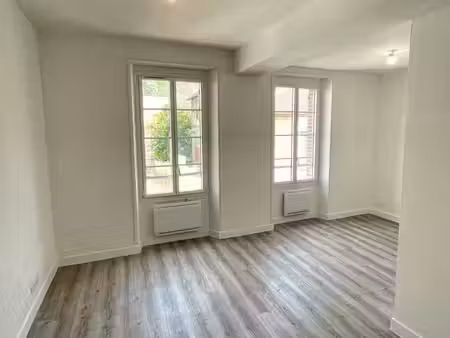 appartement 26m2 calme et lumineux rénové vieux joigny