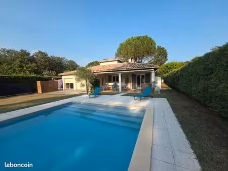maison individuelle au cœur d'un village