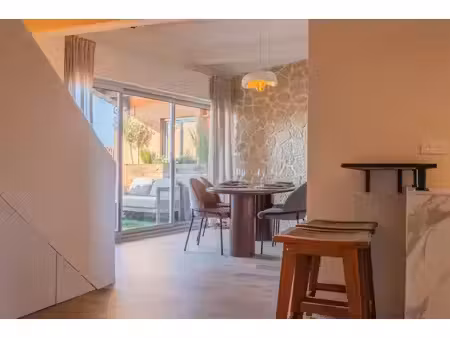 duplex en dernier étage rénové en plein centre-ville