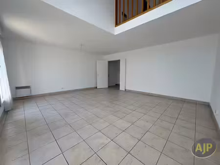 location appartement 4 pièces 92.83 m² à nantes (44000), 1 240 €