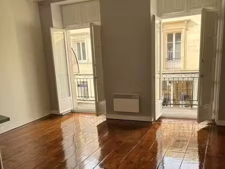 location appartement 2 pièces 43 m² à bordeaux (33000), 1 145 €