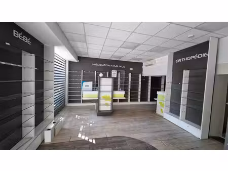 location locaux professionnels 2 pièces 92 m² à entressen (13118), 955 €