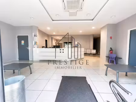 local commercial 210 m² – aubagne – quartier des défensions