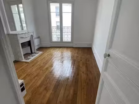 location appartement 2 pièces 54 m² à paris 18ème (75018), 1 403 €
