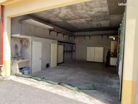 à louer garage entrepôt