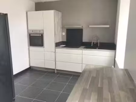 location maison à gurunhuel (22390) : à louer / 74m² gurunhuel