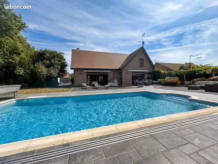 maison 6 pièces 241 m²
