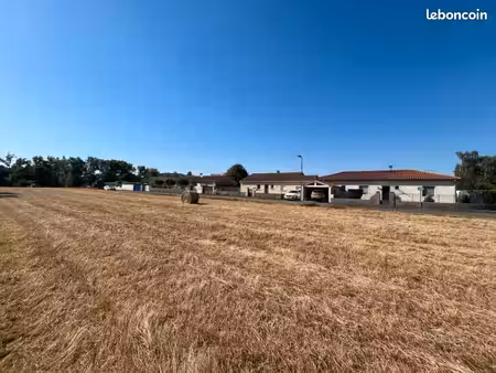 terrain 600 m² juillan