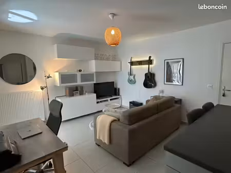t2 meublé 41 m² + loggia 9 m² – parking – mérignac bourran/centre