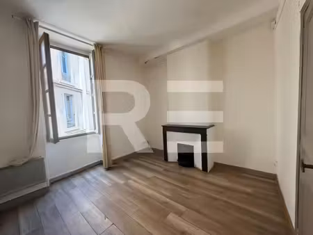 appartement rue de l'horloge a nimes a renover