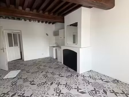 vaugneray – appartement t2 de 44 m² au cœur du village
