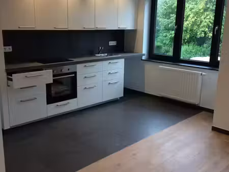 lumineux flat avec espace chambre séparé
