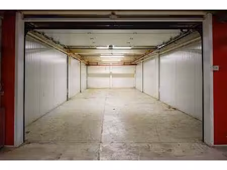 grand garage de 49 m² à kruibeke