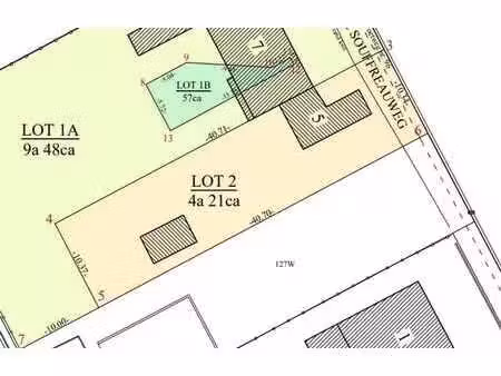 bouwgrond van 421 m² met vergunning en zuidgerichte tuin