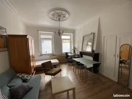 studio 1 pièce 28 m²