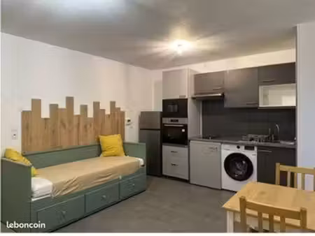 à louer studio,refait à neuf
