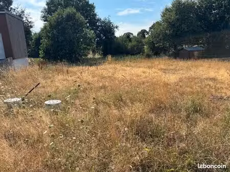 terrain 595 m² saint hilaire du maine