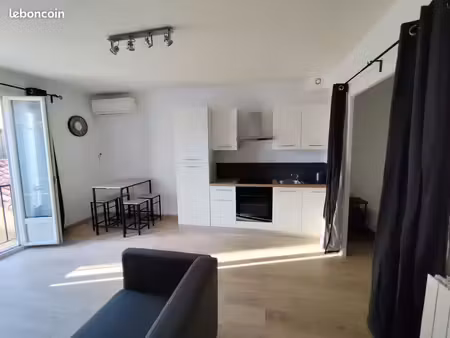 studio lumineux de 44 m2 meublé en centre-ville