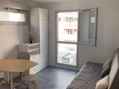 joli studio meublé la doua
