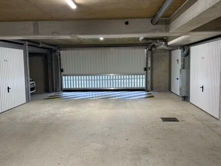 place de parking en rdc sécurisée