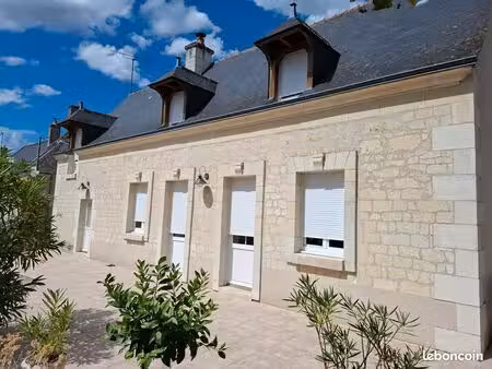 ? jolie maison en tuffeau vue magnifique