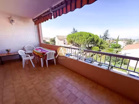 t2 avec grande terrasse et garage