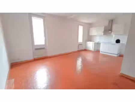 a louer t2 de 45m2 au coeur de st barnabé