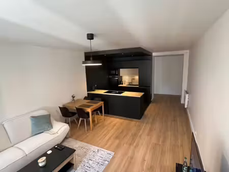 t4 97 m² entièrement rénové - 3 chambres, rénové en 2024, garage, ascenseur