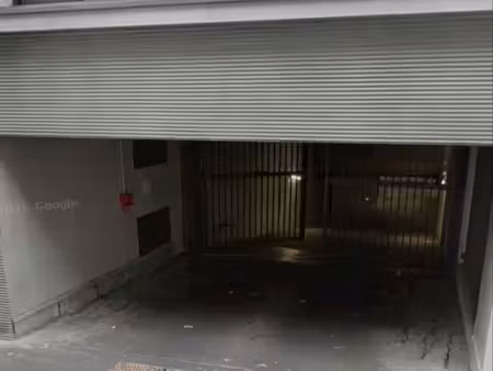 grand box double sécurisé 30 m² – place viarme / rue menou
