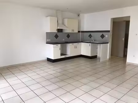location appartement 2 pièces 54 m² à hyères (83400)