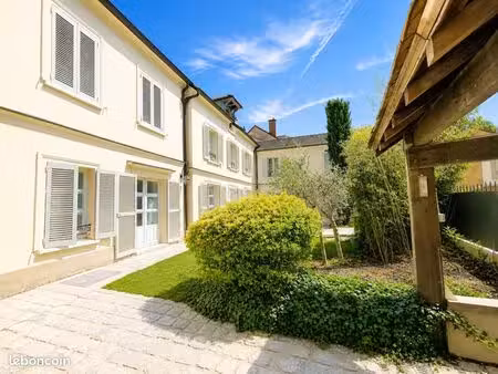 location maison haut de gamme - vieux bourg la celle saint cloud