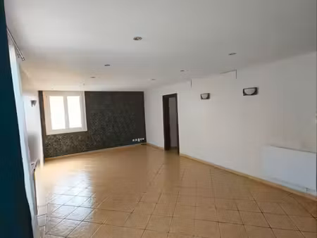 location grand t2 avec cave quartier kergoat