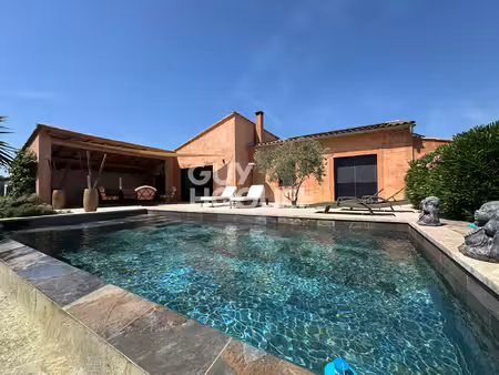 maison contemporaine 4 pièces à l'isle-sur-la-sorgue piscine à débordement