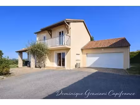 maison familiale 140m2 ,4 chambres ,terrain ,proche centre ville