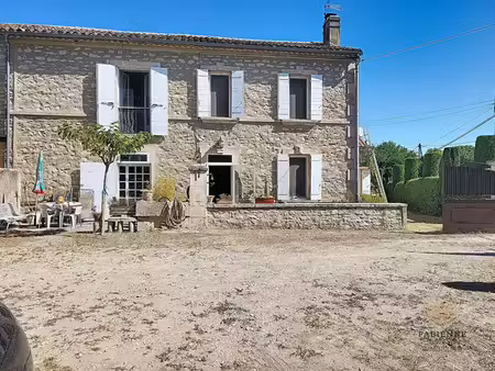 mas de caractere en campagne 150m2 habitable terrain 525m2