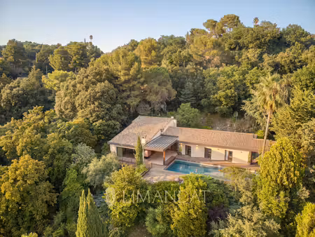 saint paul de vence - maison contemporaine 330 m² - terrain 4600 m²